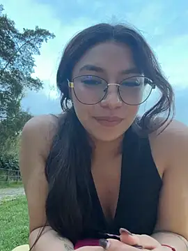 Chat +18 de CocoaGigiMuse ao vivo
