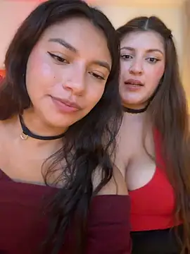 Chat +18 de CocoaGigiMuse ao vivo