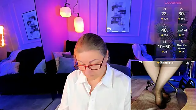 Chat XXX en directo de Alexandra_Kind
