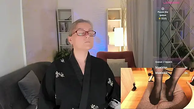 צ'אט XXX בשידור חי של Alexandra_Kind