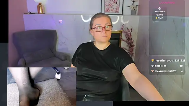 Chat XXX en directo de Alexandra_Kind