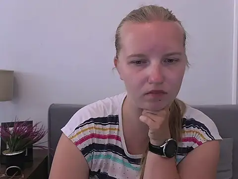 دردشة RoseTeacherX الجنسية المباشرة