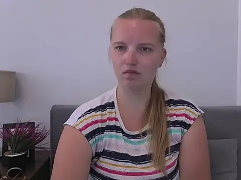 RoseTeacherX Adlı Modelin Canlı XXX Sohbeti