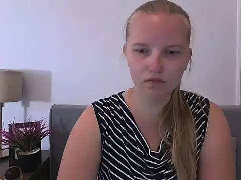 RoseTeacherX's Live XXX Chat