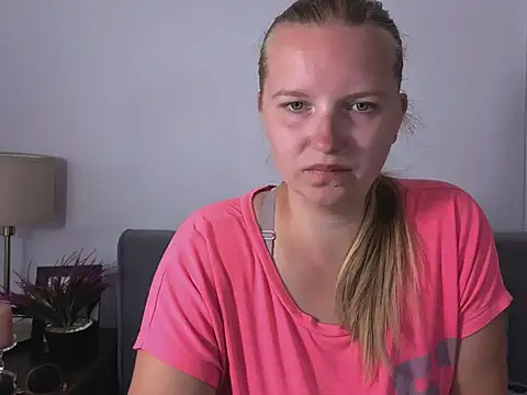 RoseTeacherX Adlı Modelin Canlı XXX Sohbeti
