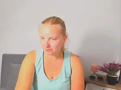 RoseTeacherX Adlı Modelin Canlı XXX Sohbeti