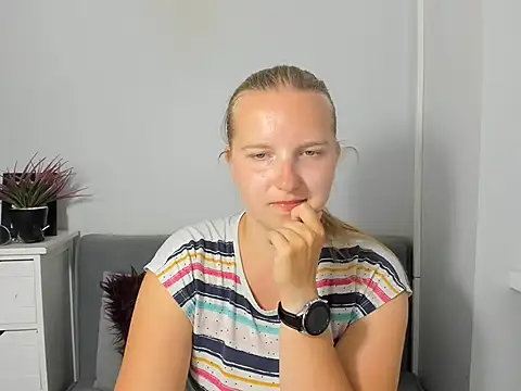 צ'אט XXX בשידור חי של RoseTeacherX