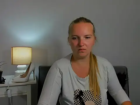 RoseTeacherX's Live XXX Chat