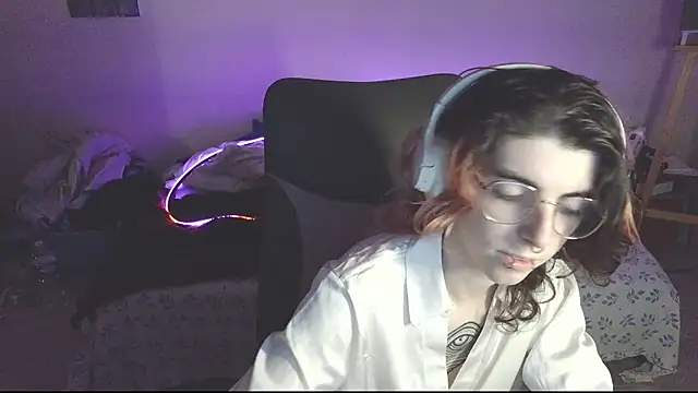 Show modela jaadetrans na web-kameri