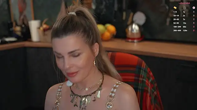 חדר צ'אט בשידור חי של Lady--M