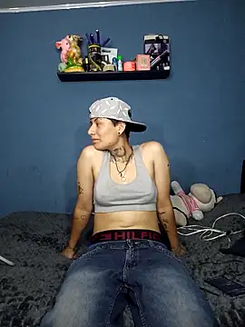 tomi_tomboy – live chatrum