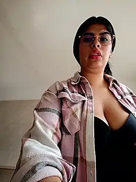 SOFIA-11_ Live XXX-Chat