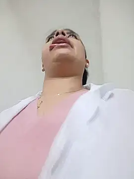 SOFIA-11_'s Live XXX Chat