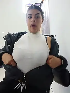 SOFIA-11_ Live XXX-chat