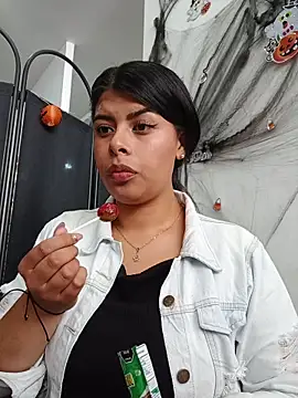 Chat XXX ao vivo de SOFIA-11_