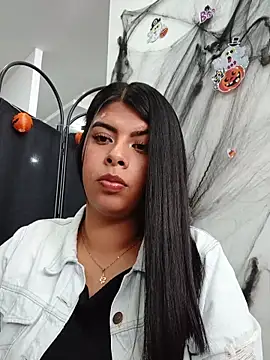 SOFIA-11_ Live XXX-Chat