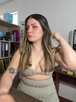 juanitablue Adlı Modelin Canlı XXX Sohbeti