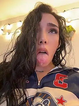 milasantana_ লাইভ XXX চ্যাট