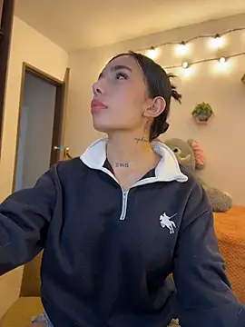 milasantana_ Adlı Modelin Canlı XXX Sohbeti
