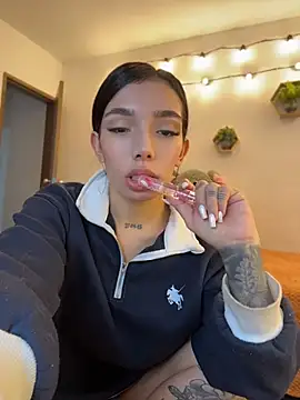 Chat +18 de milasantana_ ao vivo