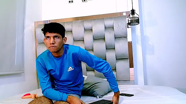 Lucas_Dream Adlı Modelin Web Kamerası Şovu