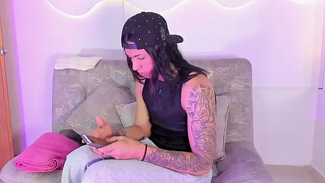 ArohomLester_ Adlı Modelin Web Kamerası Şovu