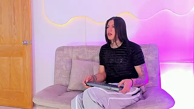 ArohomLester_'s Webcam Show