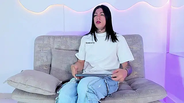 ArohomLester_ Show Webcam