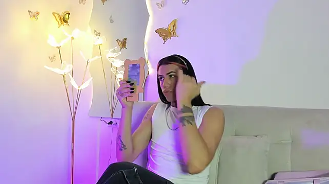 Show modela ArohomLester_ na web-kameri