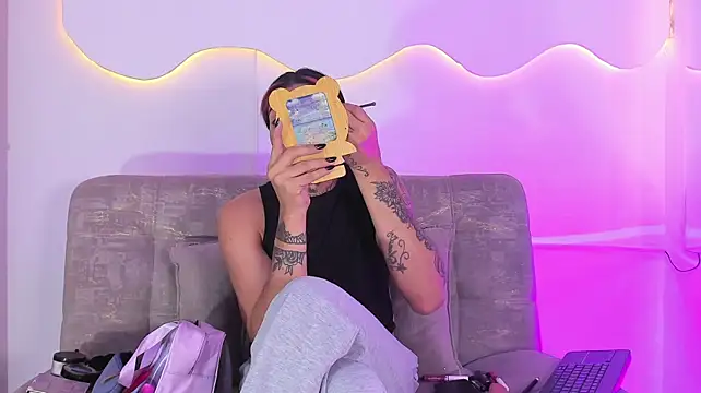 ArohomLester_n Webbikameraesitys