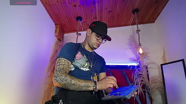 Nickk_21_ Show Webcam