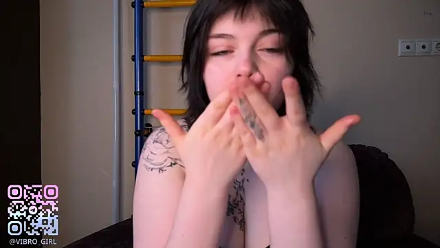 XXX chat uživo modela LoveIyBarbie