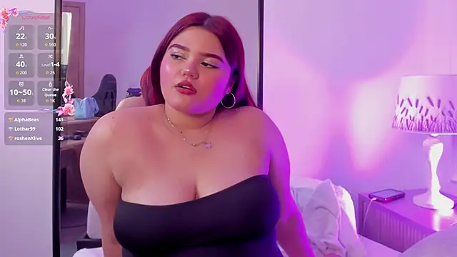 lia_chips' Live XXX Chat
