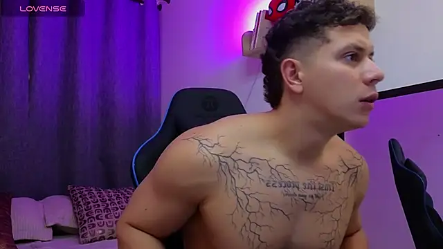 ASHTON_HILS Webcam show