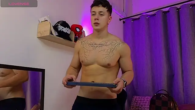 ASHTON_HILS Webcam-Show