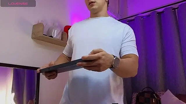 ASHTON_HILS: вебкам-шоу