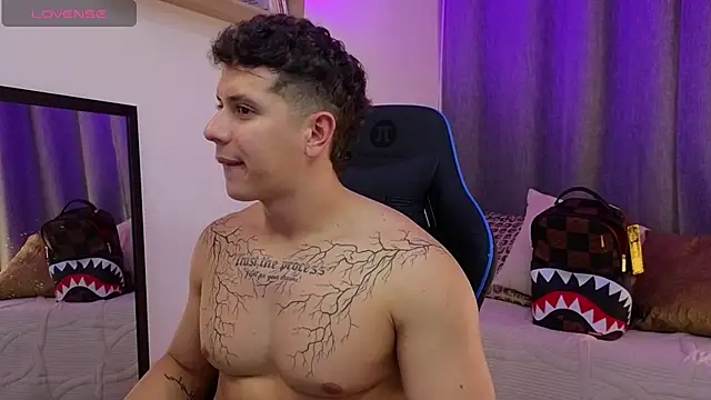 ASHTON_HILS' Webcam Show