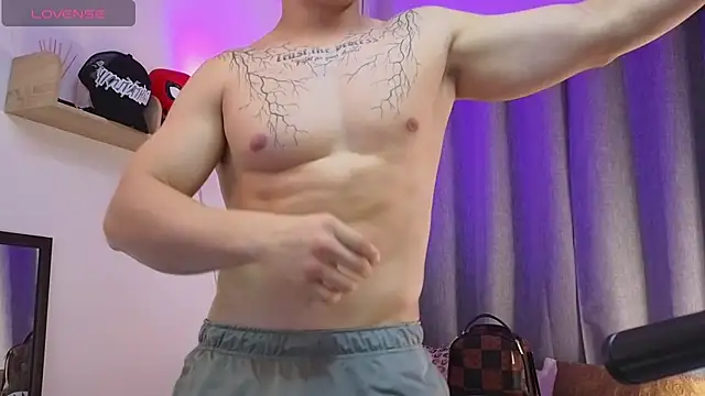 ASHTON_HILS' Webcam Show
