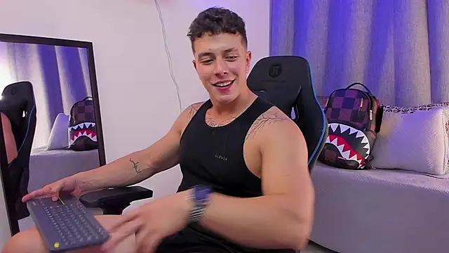 ASHTON_HILS Webcamshow