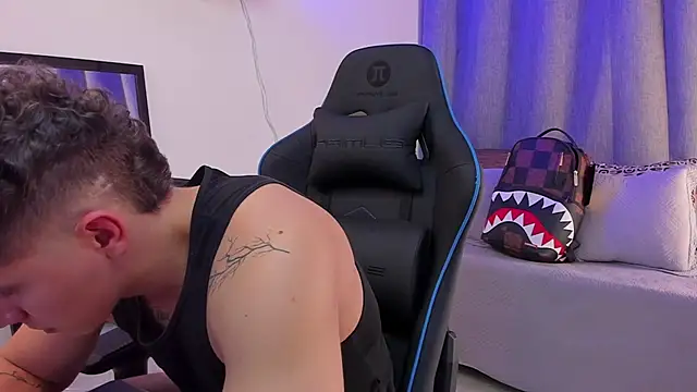 ASHTON_HILS Webcamshow
