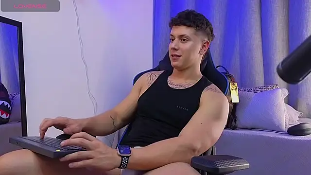 ASHTON_HILS Webcam-Show