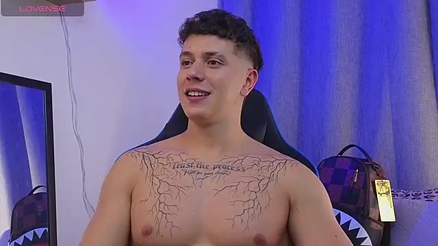 Вебкам-шоу ASHTON_HILS