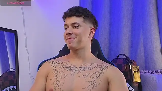 Вебкам-шоу ASHTON_HILS