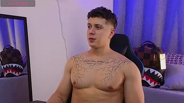 ASHTON_HILS Webcam show