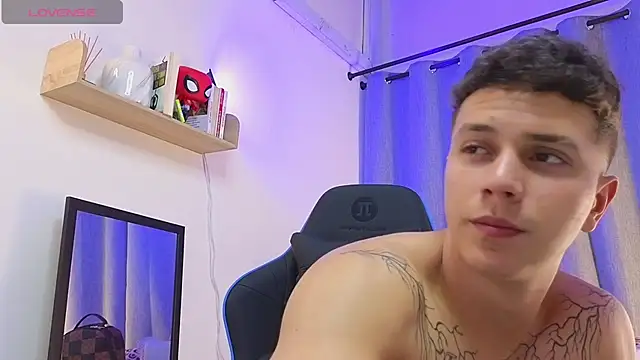 ASHTON_HILS – webcam-show