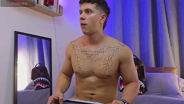 ASHTON_HILS Webcamshow