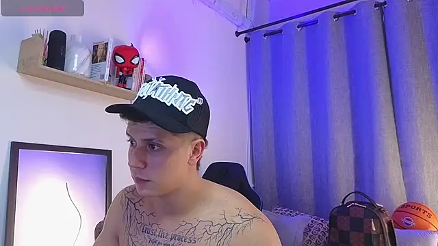 Вебкам-шоу ASHTON_HILS