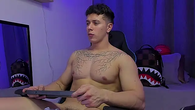 ASHTON_HILS: вебкам-шоу