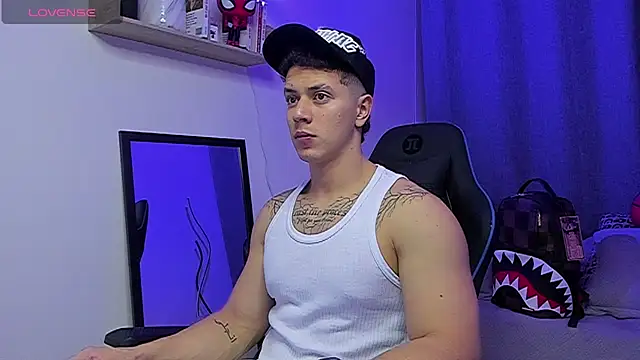 ASHTON_HILS webkamerás műsora