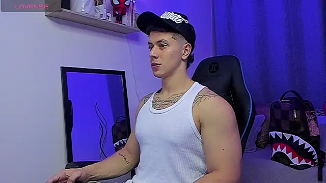 ASHTON_HILS webcam show